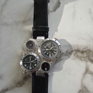 Oulm Black and Silver Multi-Dial Watch